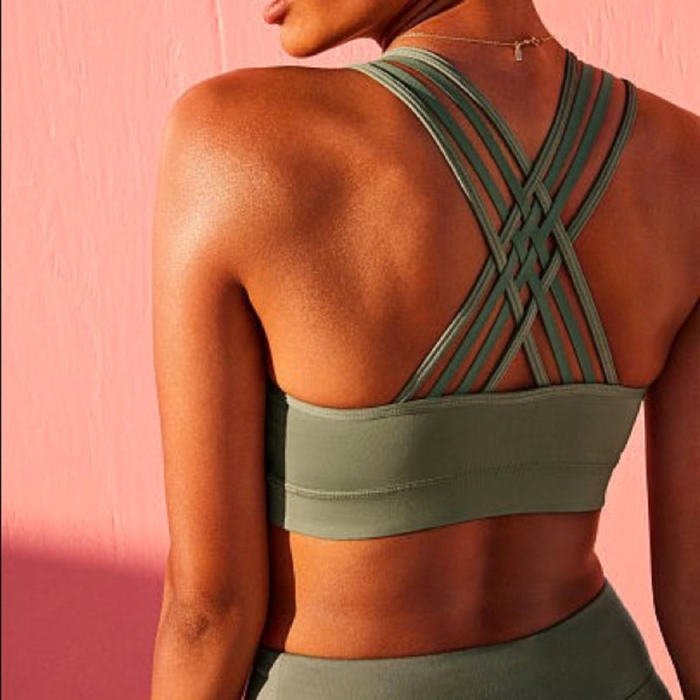 Victoria’s Secret Sport So Strappy Sport Bra